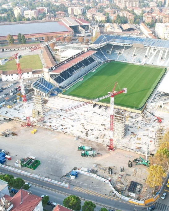 I lavori al Gewiss Stadium procedono spediti, presto il montaggio della Curva Morosini
