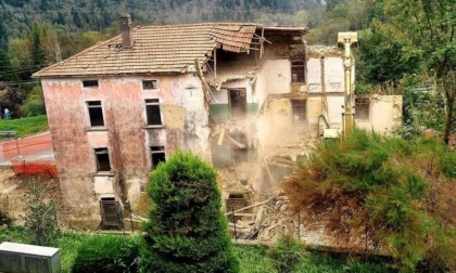 Addio all'Albergo Belvedere a Moio de' Calvi, al suo posto nascerà un parcheggio