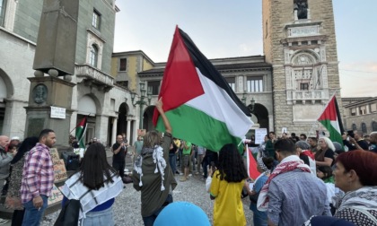 Manifestazione pro Palestina in centro a Bergamo, domani flashmob pro Israele in Città Alta