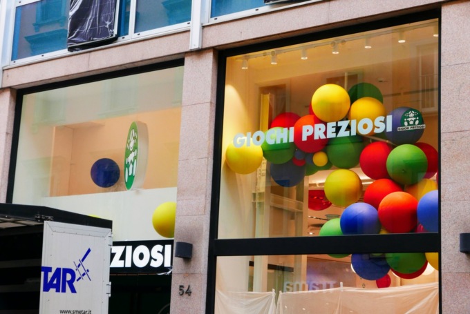 Apre il negozio Giochi Preziosi in via XX Settembre. Attese sorprese a tinte atalantine