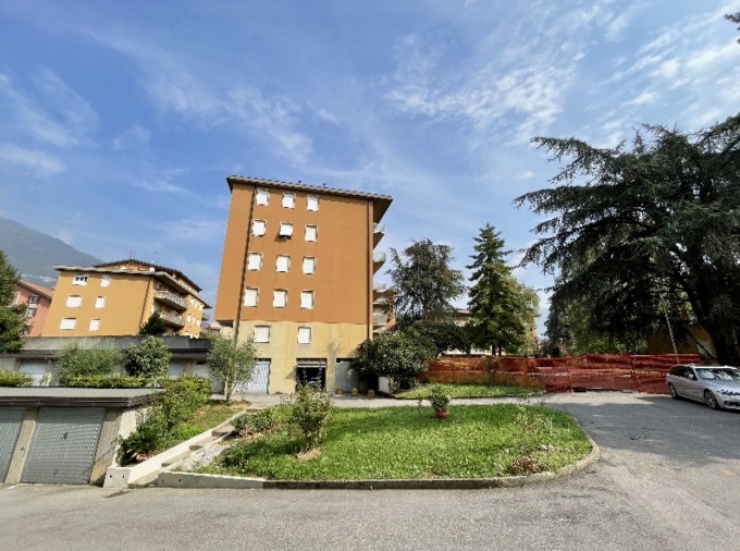 Albino, il Quartiere (s)Fiorito completamente sfitto è diventato una casa per gli abusivi