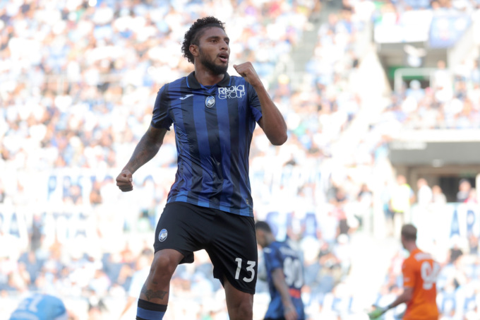 Ederson il migliore, bene Ruggeri. Scamacca non incide, fumosi De Ketelaere e Lookman