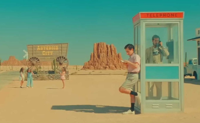 “Asteroid City”, tutto il meglio e il peggio di Wes Anderson
