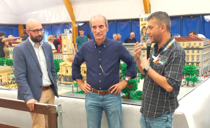 600 mila mattoncini per il Centro Piacentiniano: le meraviglie esposte a Bergamo Brick City