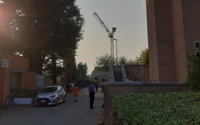 Edificio a posto (per la prefettura): ritornano i migranti all’hotel la Rocca di Romano