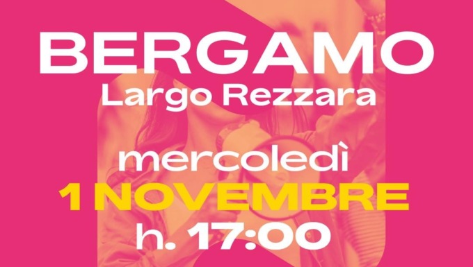 A Bergamo un flash mob contro l’aumento dell’Iva su assorbenti e prodotti per l’infanzia