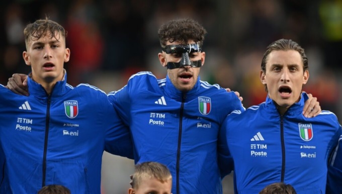 Il messaggio di Ruggeri a Nasti e quel pugno superato da cuoricini e mascherina