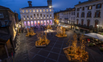 Un Natale di luci e arte a Bergamo con "Christmas Design", mostra diffusa in 15 piazze