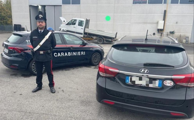 Ruba l’auto del Consolato giordano e fugge: arrestato 39enne a Valbrembo