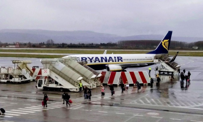 Notte da incubo per 200 passeggeri diretti a Orio, bloccati dal maltempo a Lamezia Terme