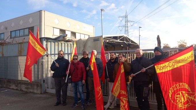 Stipendi non pagati, parte lo sciopero alla Ankorig di Bagnatica. Presidio davanti ai cancelli