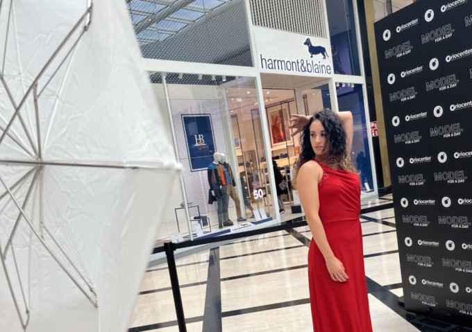 È il giorno del grande Fashion Show di Oriocenter: in passerella i “modelli per un giorno”