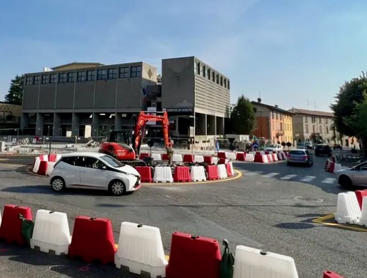 Il nuovo rondò a Seriate convince i più: «Quatto o cinque minuti di coda in meno»