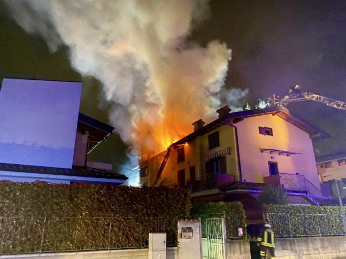 Osio Sotto, gli sfollati dopo l’incendio resteranno fuori casa per sei-otto mesi