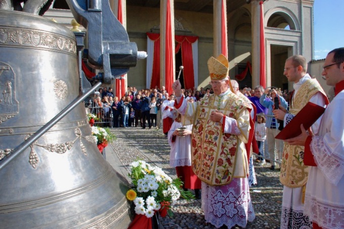 Monsignor Lino Belotti e don Pietro Gritti incisi nella storia di Comenduno ad Albino