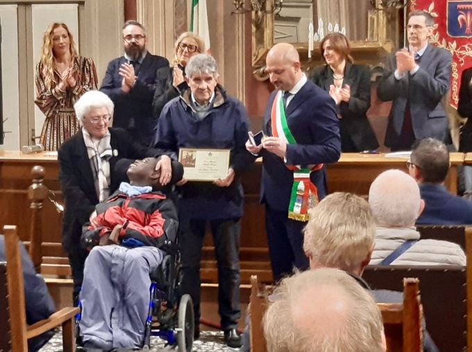 Alessandro e Faustarosa di Alzano premiati per la loro storia, che lascia stupefatti