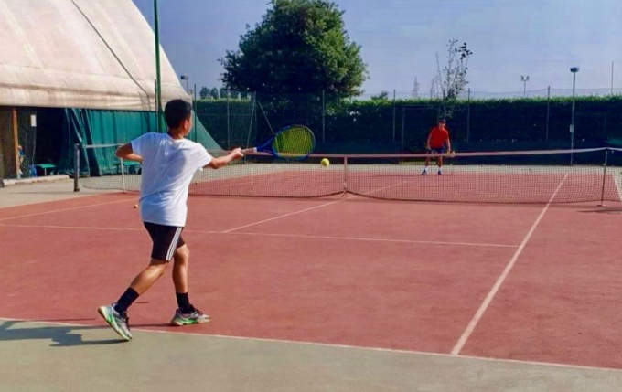 Dopo quarant’anni il tennis lascia Stezzano sbattendo la porta. E va ad Azzano