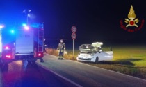 Auto finisce fuori strada a Morengo, tre feriti