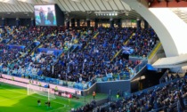 Gli applausi ai 1.185 dello stadio Friuli e la tristezza per il nuovo infortunio di Toloi