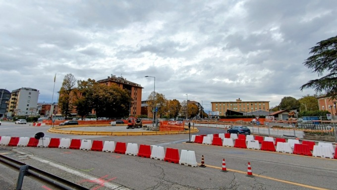 Nuovo Rondò In Via Autostrada, Proseguono I Lavori: Divieto Di Transito ...