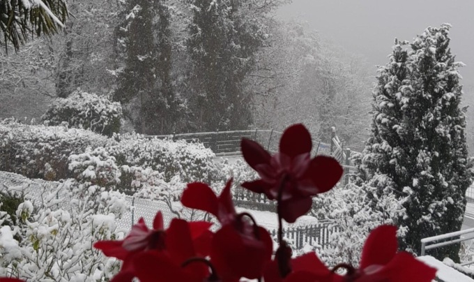 Manto candido nelle valli bergamasche. Per la pianura la speranza (forse) nel weekend