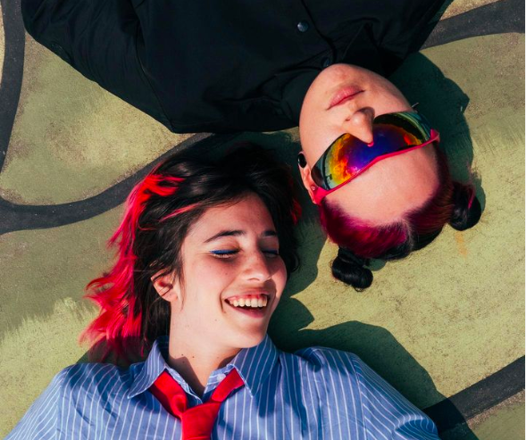 Asteria e Chiamamifaro, ciascuna con un brano, sono in lizza per Sanremo Giovani 2024
