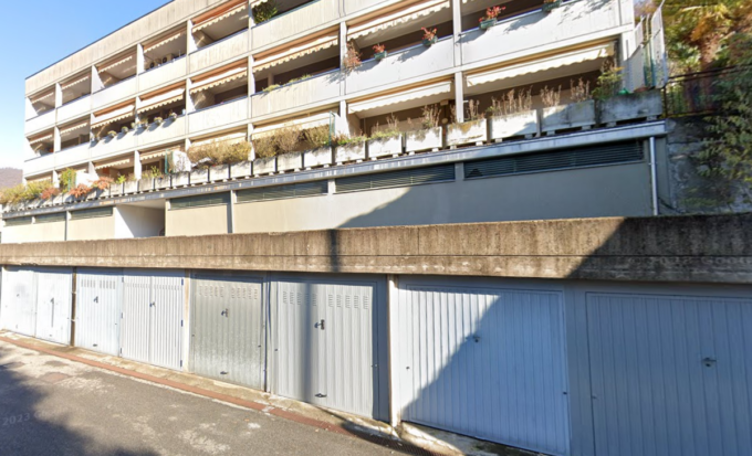 Cade durante la posa della fibra ottica a Como: grave operaio 24enne di Campagnola