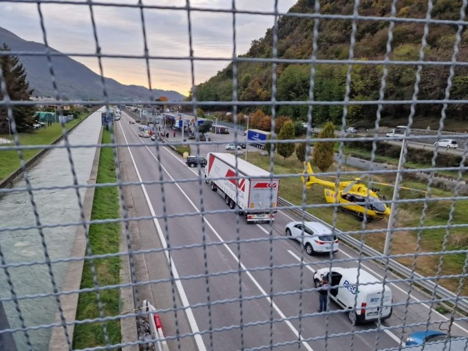 Incidente in moto sulla statale 671 ad Albino: grave centauro 59enne, traffico bloccato