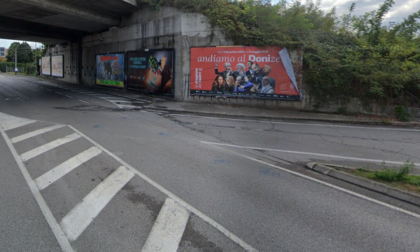 Ennesimo incidente in via Grumello a Bergamo, questa volta mortale. Si spera nella futura rotonda