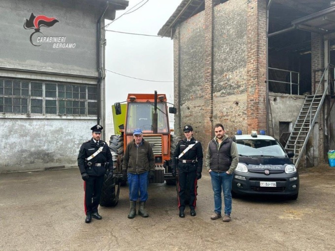 In giro col trattore rubato a Urgnano: 27enne rumeno bloccato e denunciato