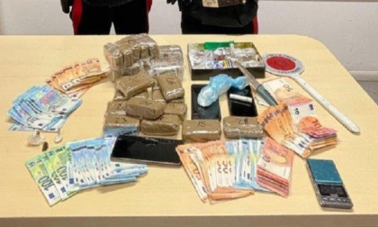 La sua casa a Caprino trasformata in punto di spaccio: arrestato 45enne, denunciata la moglie