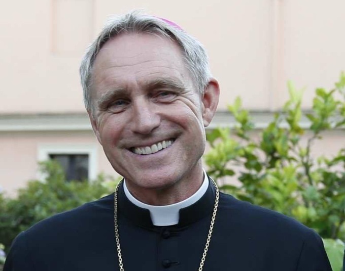 L’ex segretario di papa Benedetto XVI a Bergamo: messa e incontro in via Carnovali