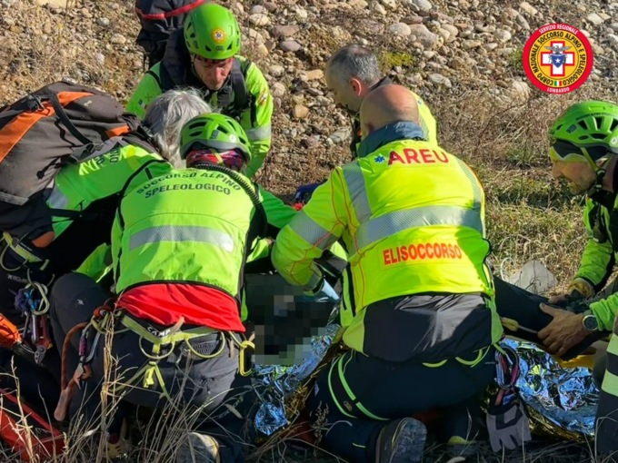 Scivola per 40 metri durante un’escursione nella zona del laghetto del Coca, ferito un 27enne