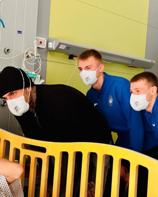 L’emozionante visita dell’Atalanta ai bambini ricoverati all’ospedale Papa Giovanni