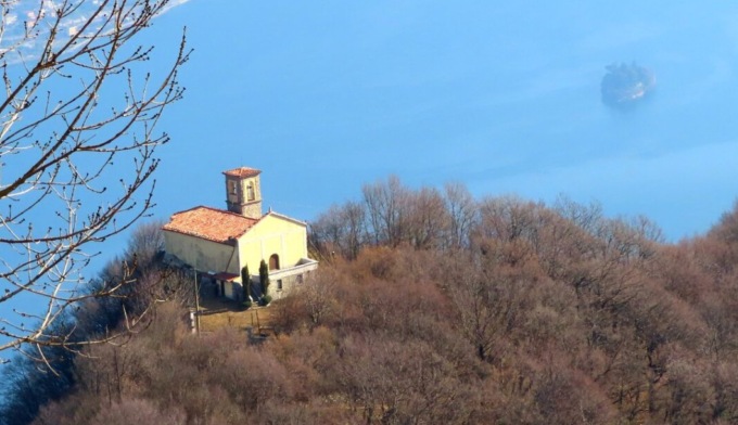 Si ribalta con un quad nel bosco a Parzanica, grave 57enne di Sarnico