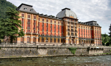 Musica e giochi di luce sul Grand Hotel: San Pellegrino Terme è pronta al Natale