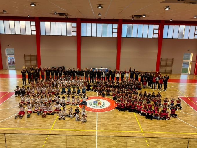 La grande festa della Cral Dalmine (basket e volley) nella rinnovata palestra