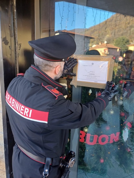 Spaccio e lavoro irregolare: sospensione di 15 giorni per due bar a Entratico e Vigano San Martino