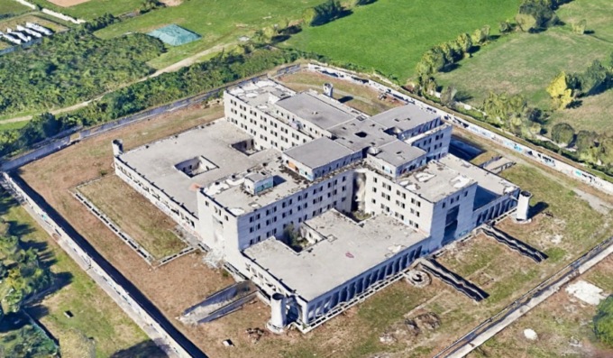 Azzano, riqualificazione dell’ecomostro: «Decine di camion, non basteranno due rondò»