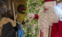 Sorpresa a Clusone: Babbo Natale affida la sua casa bergamasca alla Befana fino al 6 gennaio