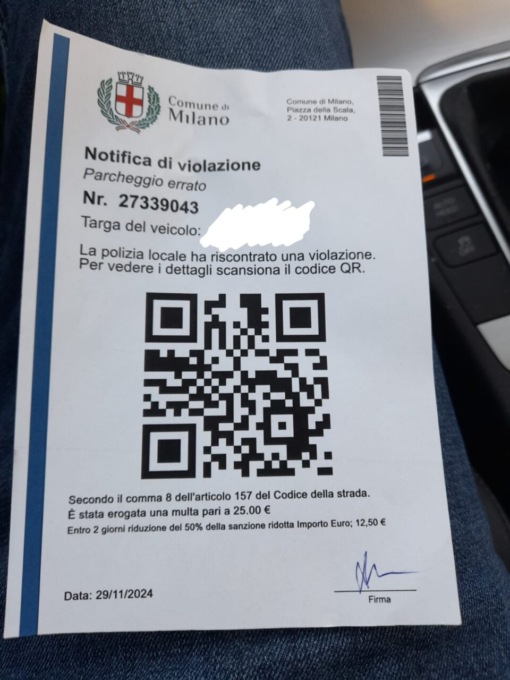 Allarme per delle false multe ad Azzano, con un Qr code che porta su un sito pirata