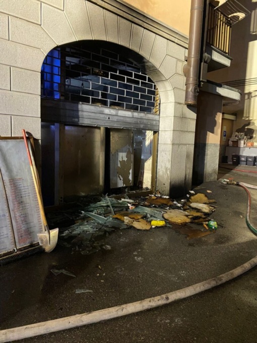Prende fuoco una pizzeria di Caravaggio, vigili del fuoco in azione