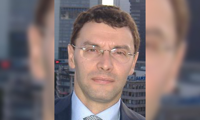 L’ex rettore Stefano Paleari vince il ricorso con Alitalia, chiede 7 milioni di compenso