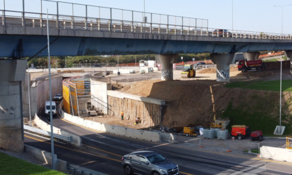 Il neo del nuovo rondò dell'A4: da via Autostrada non si va più in circonvallazione verso le valli