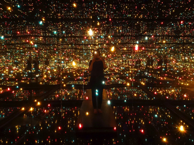 Prorogata l’installazione di Yayoi Kusama in Città Alta: in vendita altri 15mila biglietti