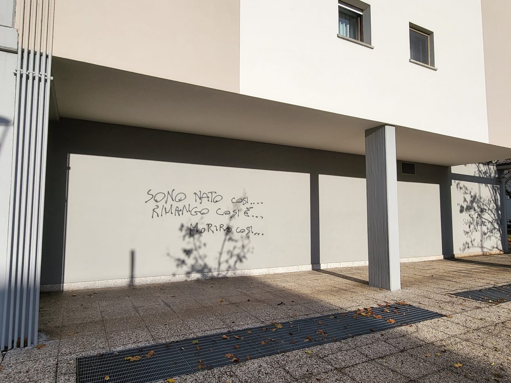 62747582_scritte sul muro 2