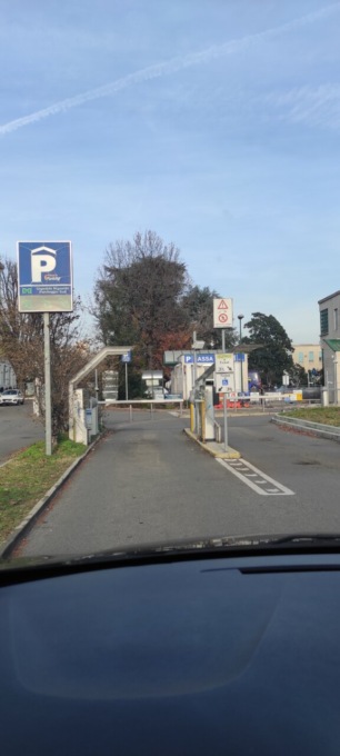 Code per la sosta al Papa Giovanni? «Servono altre casse e il Telepass. E comunque al Niguarda costa meno»