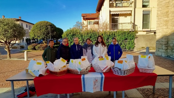 A Betlemme il pane dei poveri è… “farina” di Mozzo: un bellissimo gesto di solidarietà