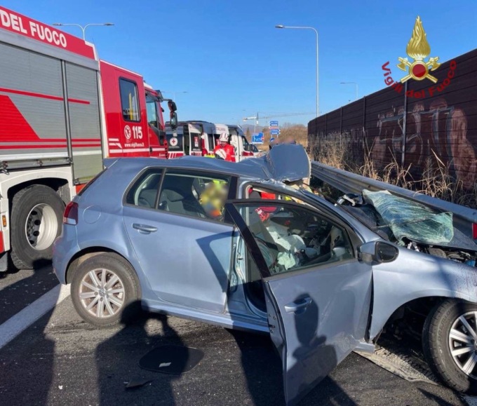 Frontale sulla Villa d’Almè-Dalmine a Curno: feriti in codice rosso, illeso un neonato