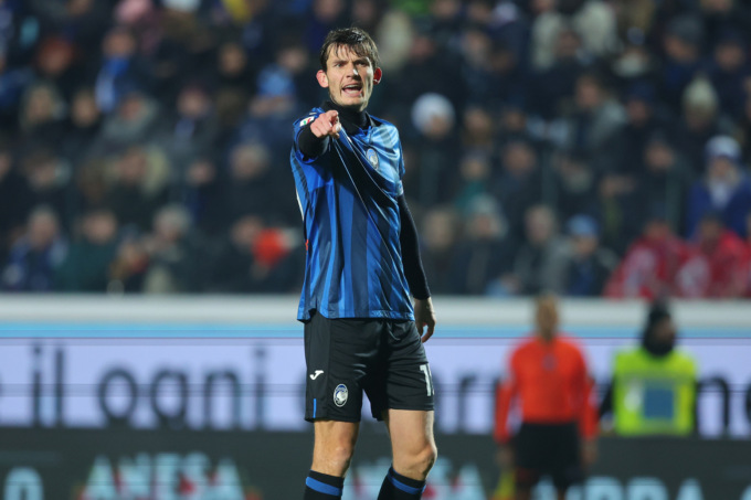 Marten de Roon non riposa mai: 328 partite con la Dea, 262 in serie A e 29 da capitano